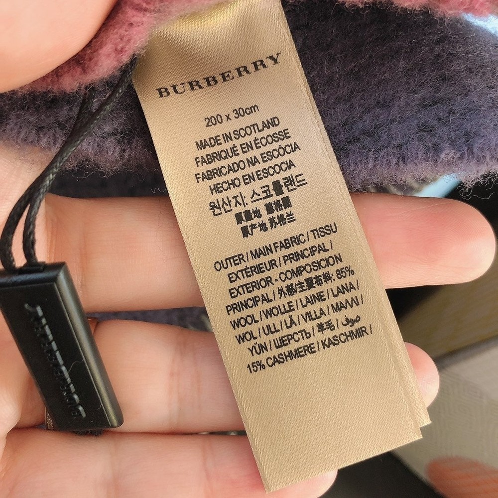 COPY - Burberry revisable wool scarf super warm NWT 200*30cm - Picture 6 of 8